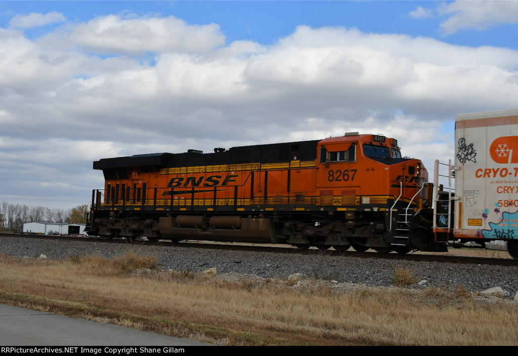 BNSF 8267 Roster shot